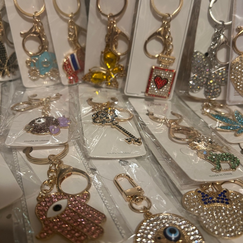 25 for $25 KeyChain Purse Charms CATS DOGS HAMSA HEARTS GUITARS CROSS - more NEW - Picture 6 of 14